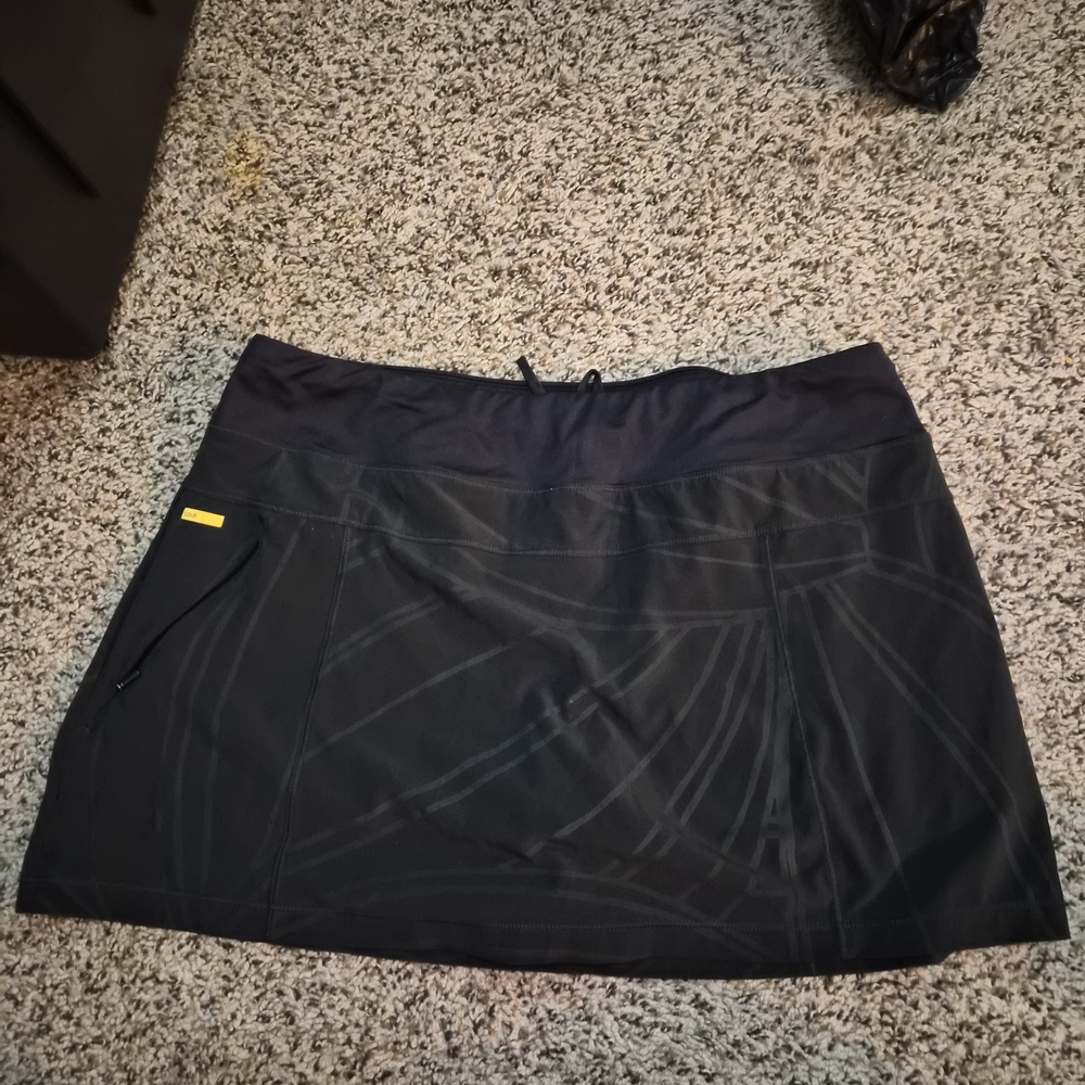 Lolë Skort